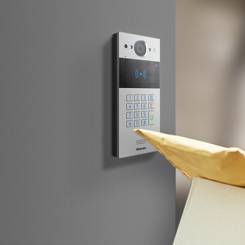 Courier at an Akuvox R20K-L door phone with the SmartPlus app