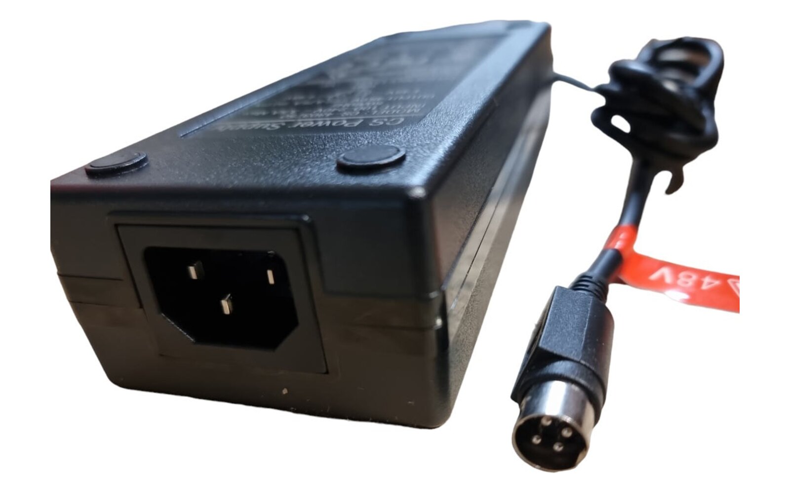 Power supply IEC mains inlet and 4-pin DC lead