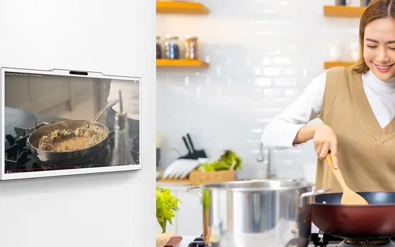 Answering an Akuvox indoor monitor in the kitchen